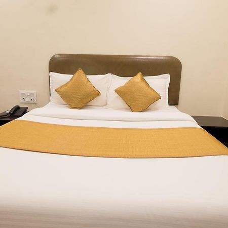 Welcome Hotel - Fort Мумбаи Экстерьер фото