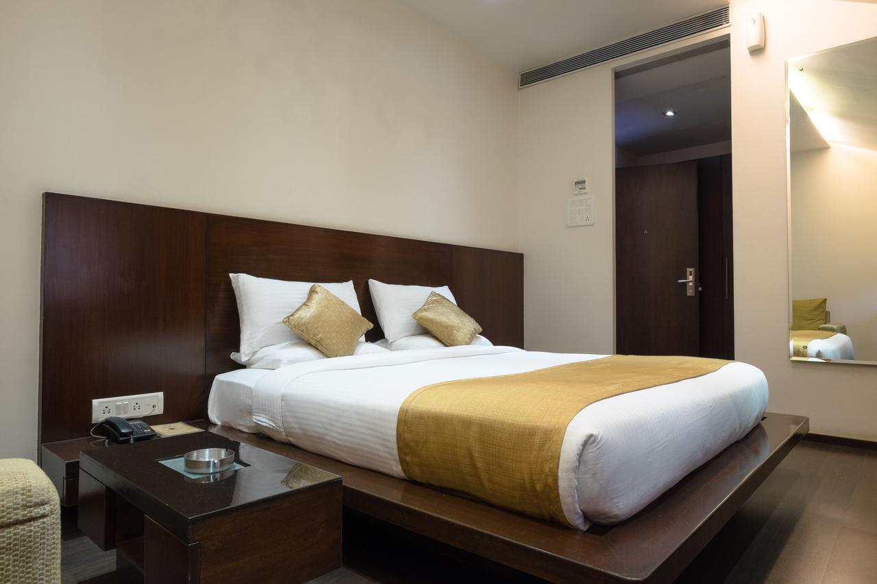 Welcome Hotel - Fort Мумбаи Экстерьер фото