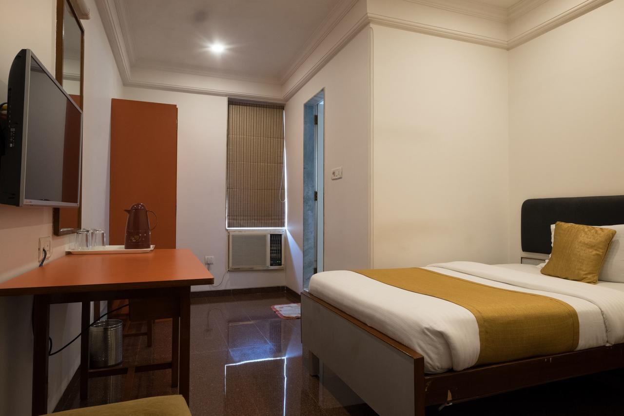 Welcome Hotel - Fort Мумбаи Экстерьер фото